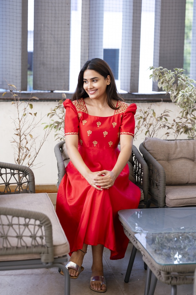 RADIATE ELEGANCE : Embrace the Red and Gold Glamour