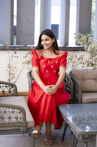 RADIATE ELEGANCE : Embrace the Red and Gold Glamour